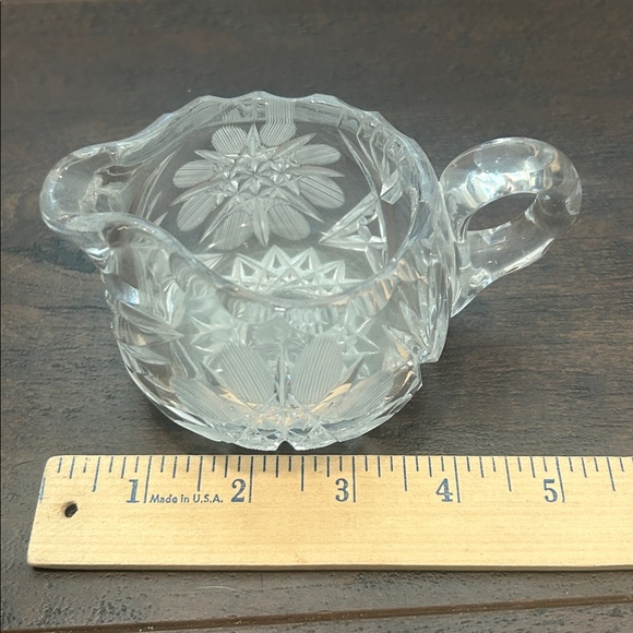 Antique American Brilliant Cut Crystal Glass creamer - Picture 2 of 2